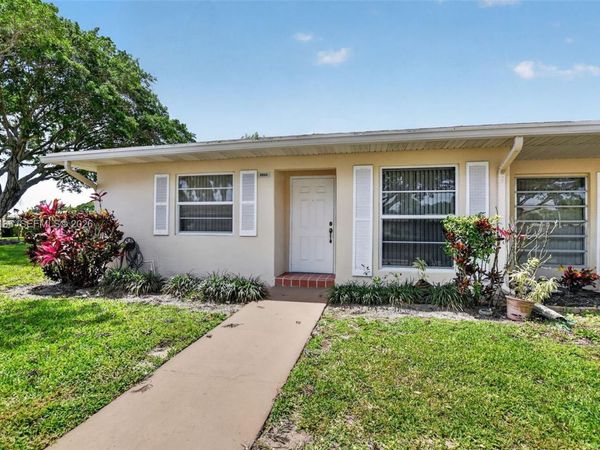 8662 Bella Vista Dr, Boca Raton, FL 33433