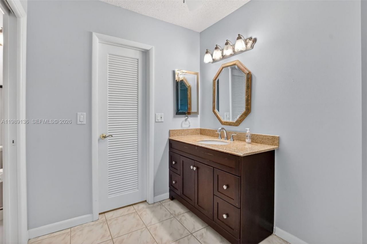 8662 Bella Vista Dr, Boca Raton, FL 33433 Photo