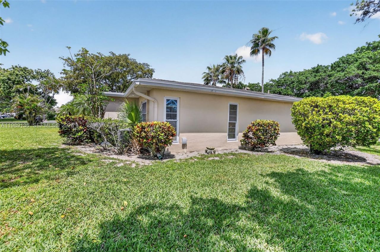 8662 Bella Vista Dr, Boca Raton, FL 33433 Photo