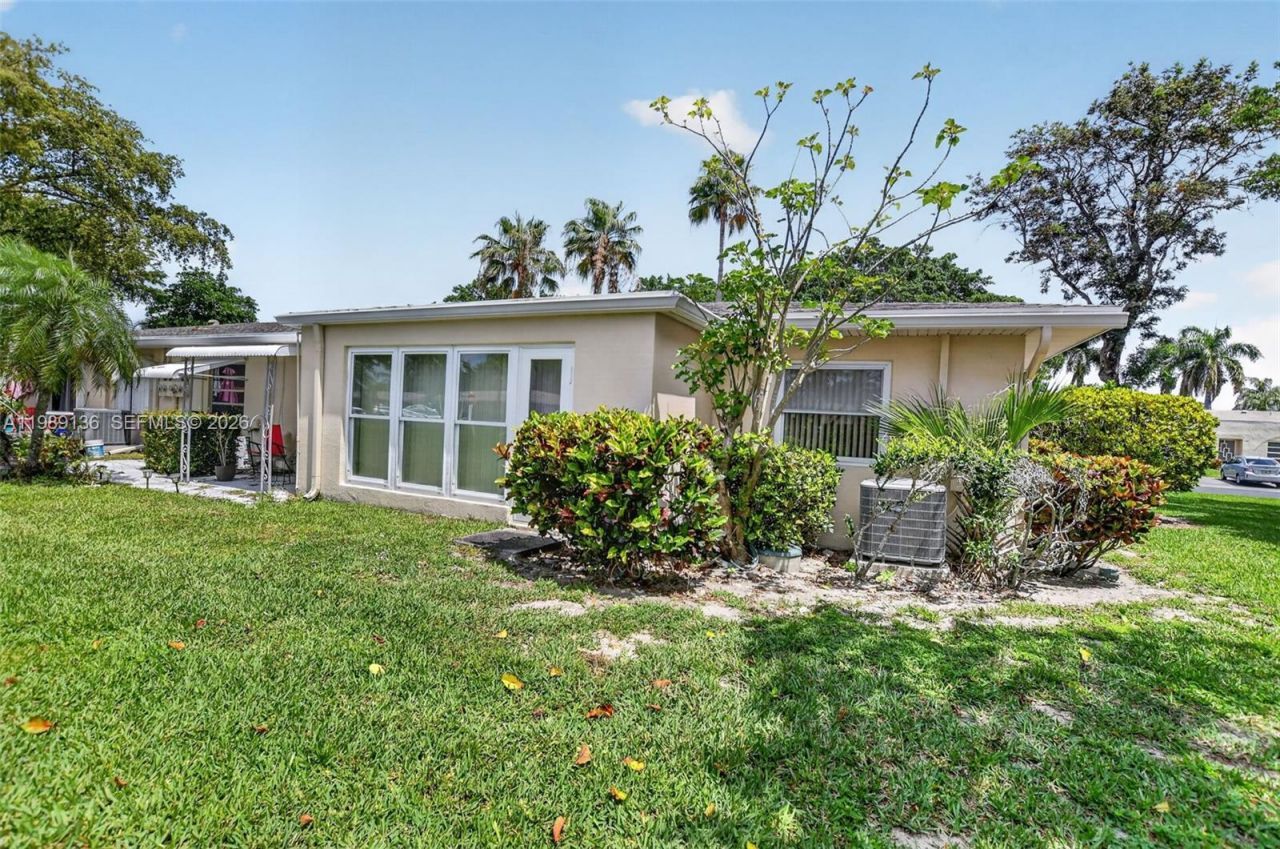 8662 Bella Vista Dr, Boca Raton, FL 33433 Photo