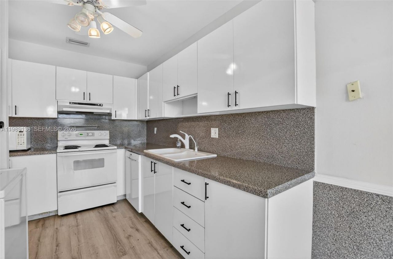 8662 Bella Vista Dr, Boca Raton, FL 33433 Photo