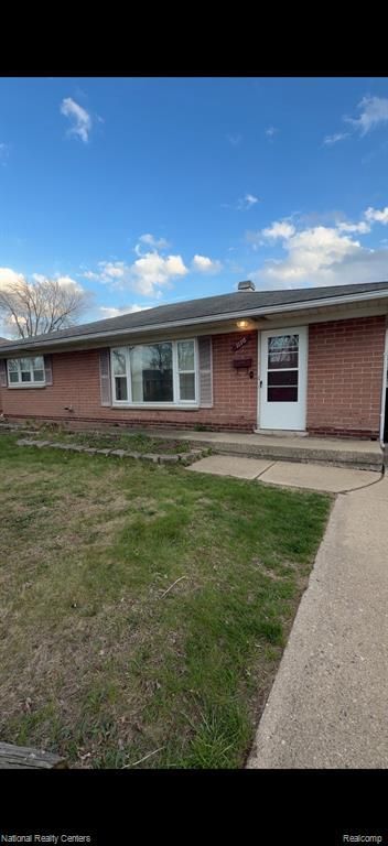 1176 E Kalama Avenue, Madison Heights, MI 48071 Main Photo