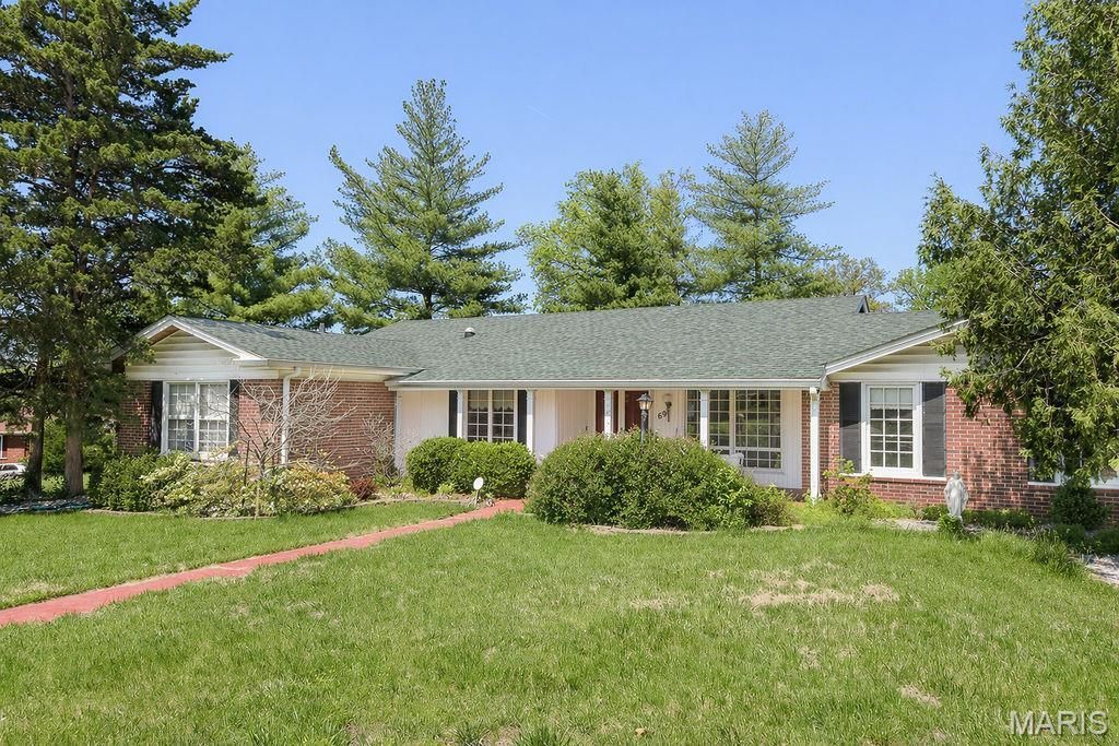 69 Club Grounds North Drive , Florissant, MO 63033 Main Photo