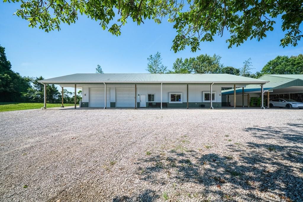 1864 Liberty Rd, Sparta, TN 00000 Main Photo