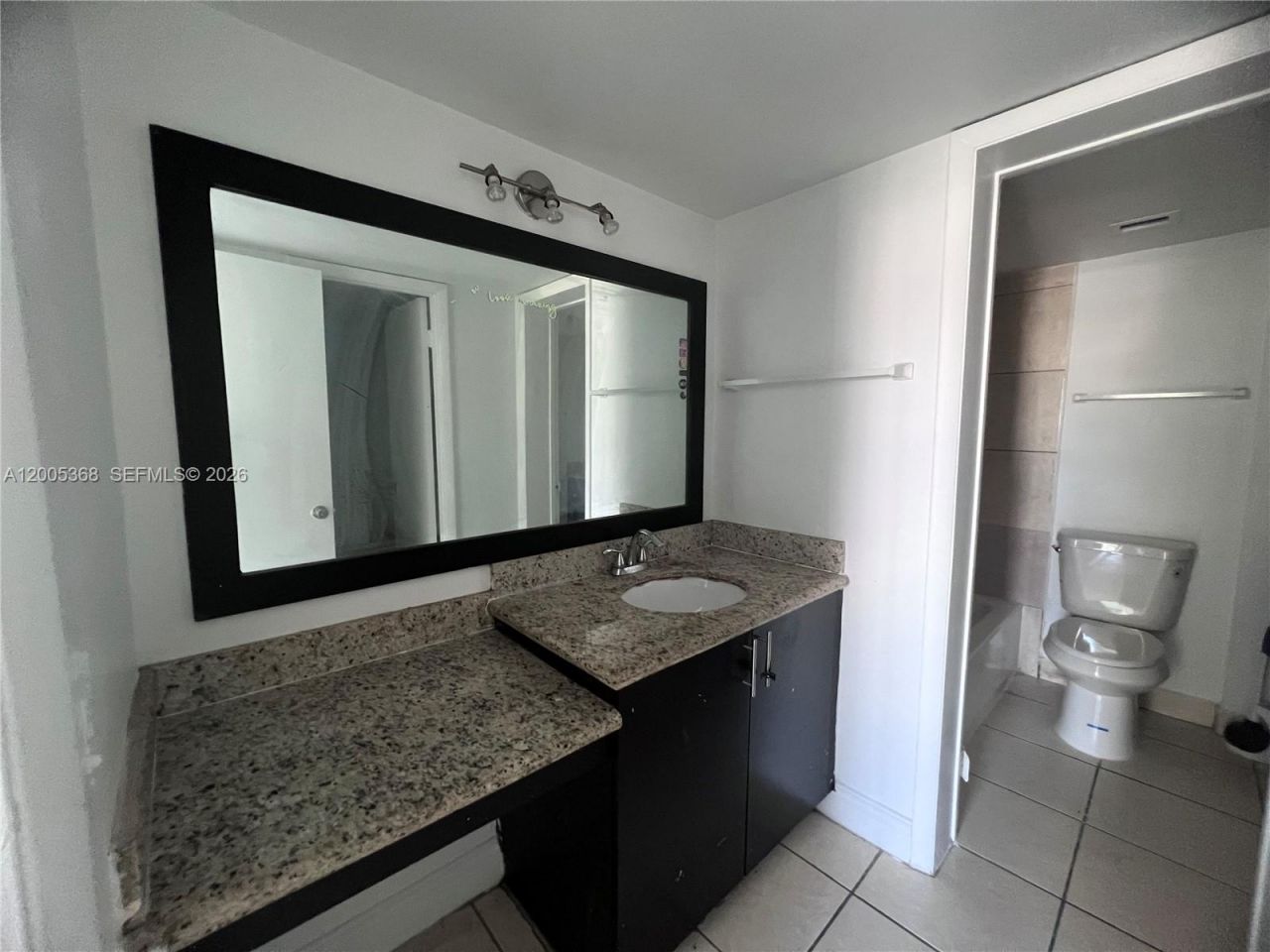 496 NW 165th St Rd , Unit D-414, Miami, FL 33169 Photo