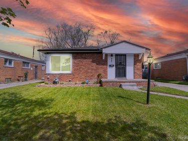6781 Iowa Street, Detroit, MI 48212