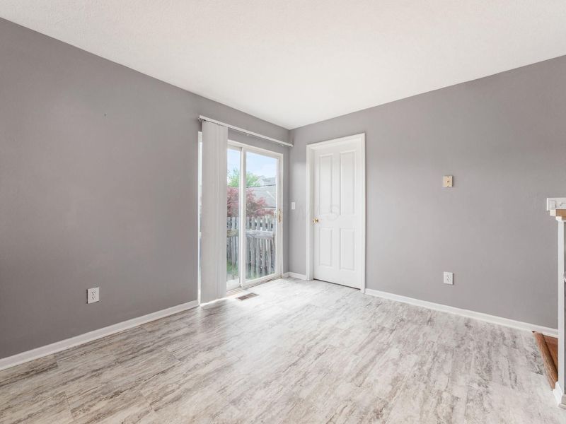 8318 Linton Boulevard , Columbus, OH 43235 Photo 8