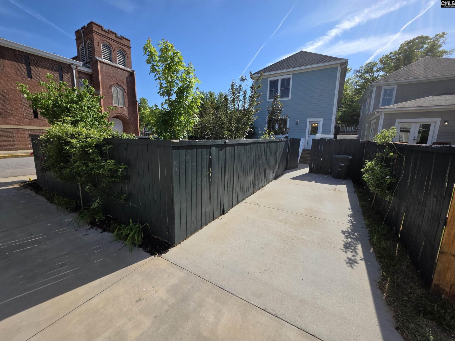 2208 Park Street Photo 32