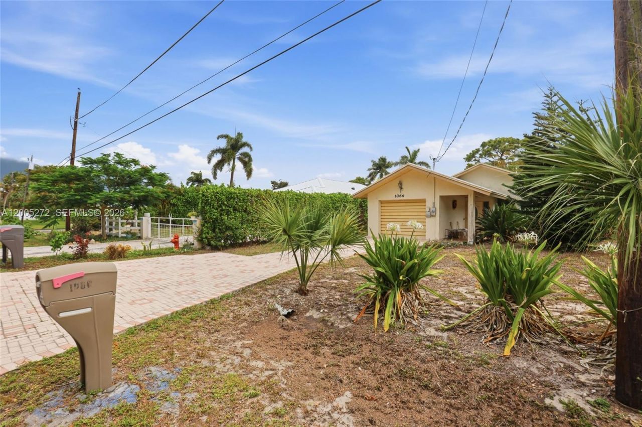 1066 Highlands Dr, Naples, FL 34103 Photo