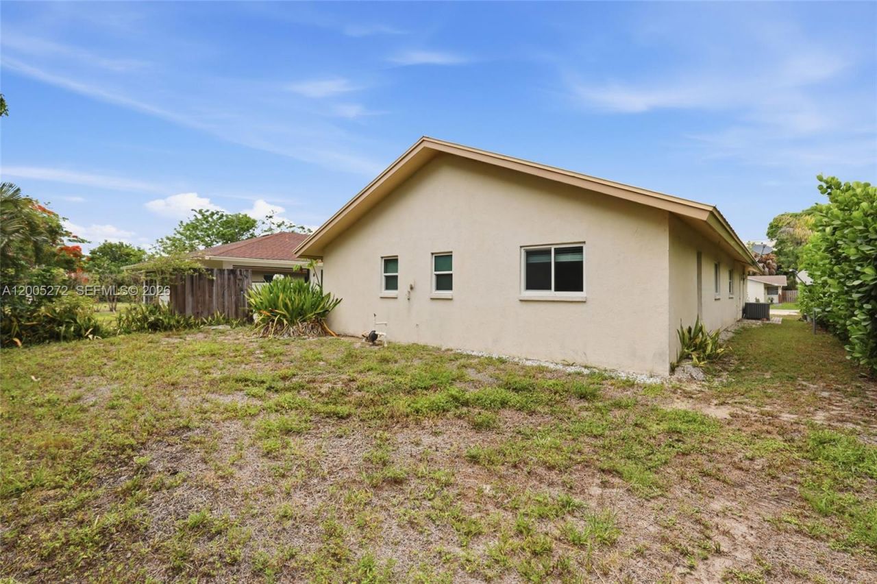 1066 Highlands Dr, Naples, FL 34103 Photo