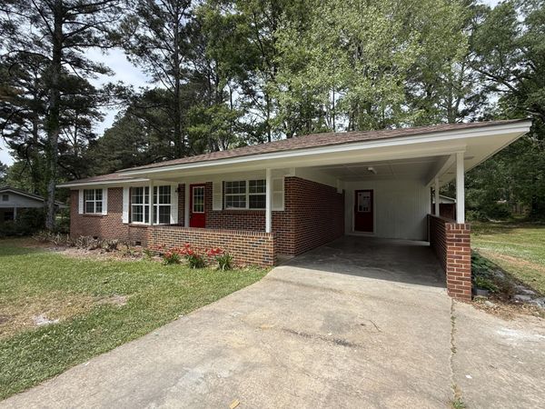 1411 N Columbus, Louisville, MS 39339