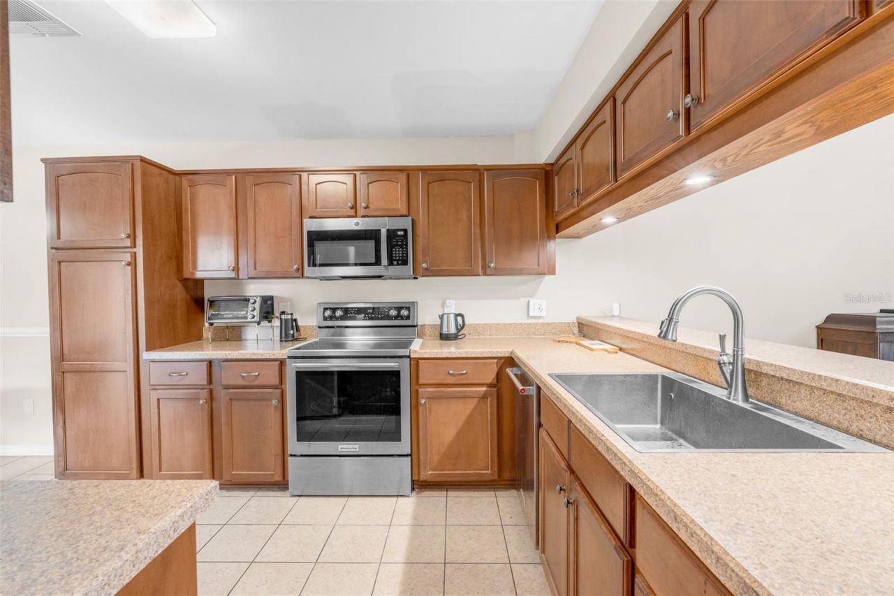 7516 Chapelhill Drive , Orlando, FL 32819 Photo