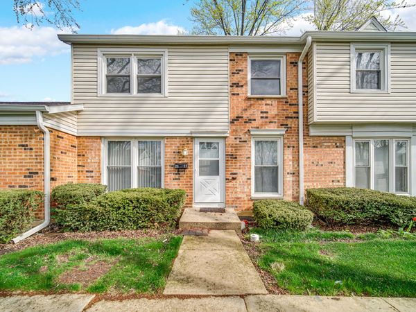 2022 Duxbury Court , Unit 2022, Streamwood, IL 60107