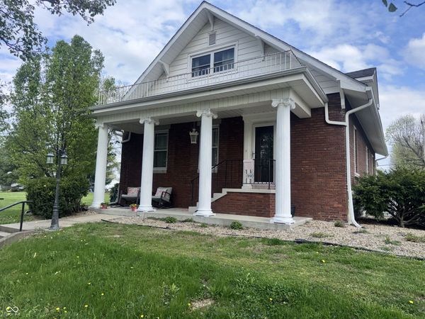 990 E Vincennes Street, Linton, IN 47441