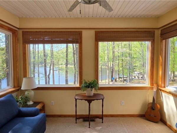 4410 Windsor Lake Drive , Louisa, VA 23093