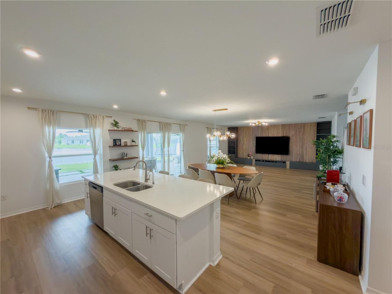 374 Pine Tree Bridge Trail, Saint Cloud, FL 34772 Photo