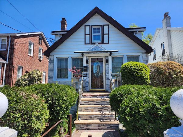 10429 214th Street , Queens Village, NY 11429