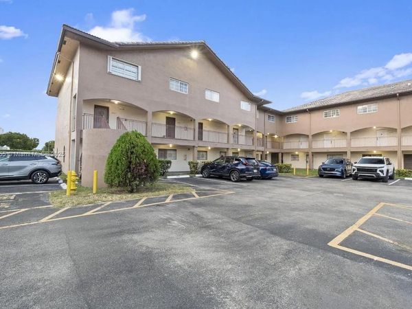 8851 NW 119th Street, Unit Apt 4203, Hialeah, FL 33018