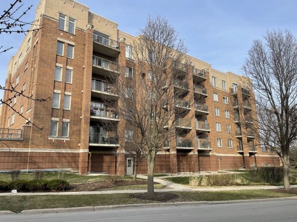 655 Perrie Drive , Unit 305, Elk Grove Village, IL 60007