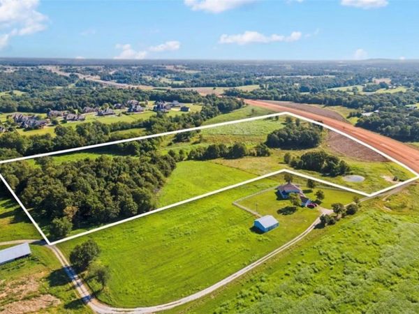 1648-1698 Millsap Road , Tontitown, AR 72762