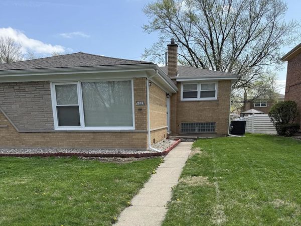 1029 Riverview Drive , South Holland, IL 60473