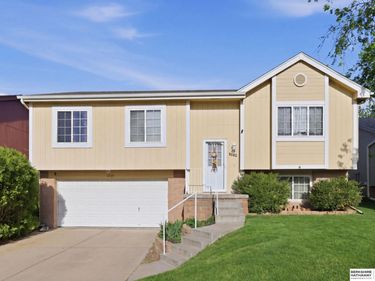 8929 N 78th Avenue Circle, Omaha, NE 68122