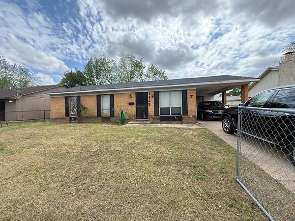 1123 S Mcauley, West Memphis, AR 72301