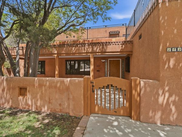 1405 Sigma Chi Road NE, Albuquerque, NM 87106