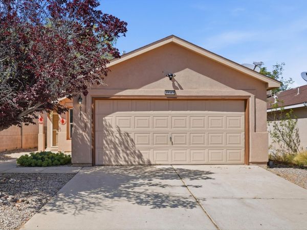 6147 Park South Place NW, Albuquerque, NM 87114