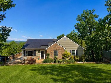 667 Nighthawk Rd, Lynchburg, VA 24504