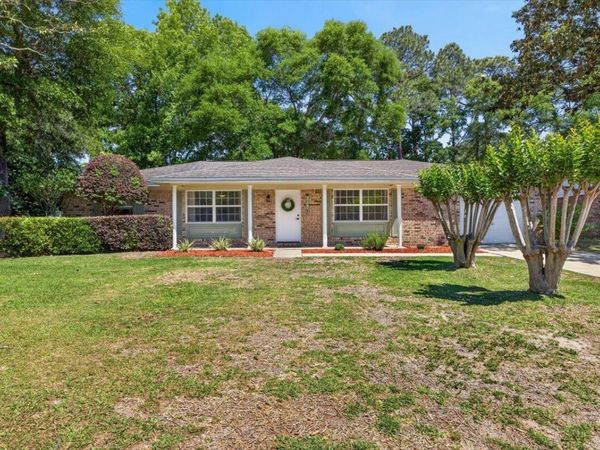 313 Pontevedra Lane, Niceville, FL 32578