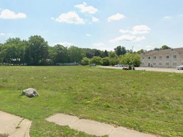 29291 Amerihost Drive, Dowagiac, MI 49047