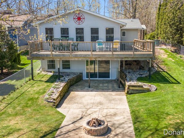 4460 S Sherman Avenue, Fremont, MI 49412