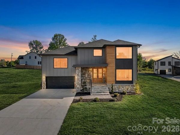 742 New Hope Road , Flat Rock, NC 28731