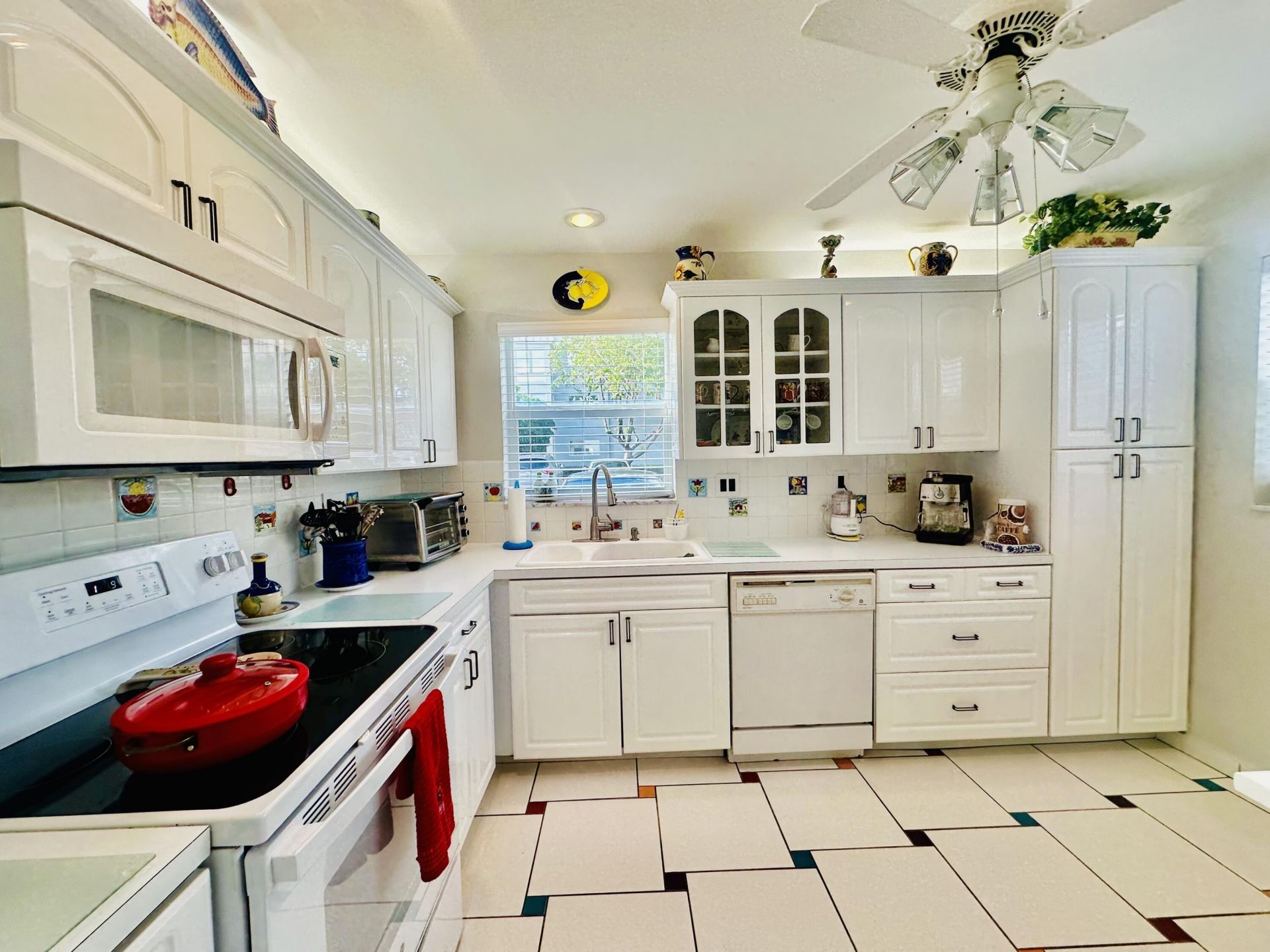 19 Colonial Club Drive, Unit 105, Boynton Beach, FL 33435 Photo