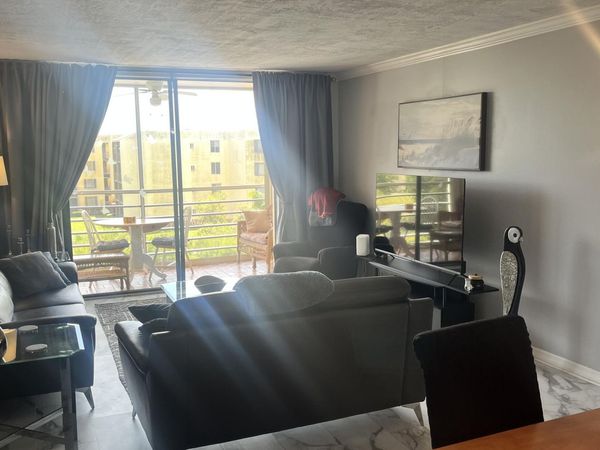 2871 Somerset Drive, Unit 414, Lauderdale Lakes, FL 33311