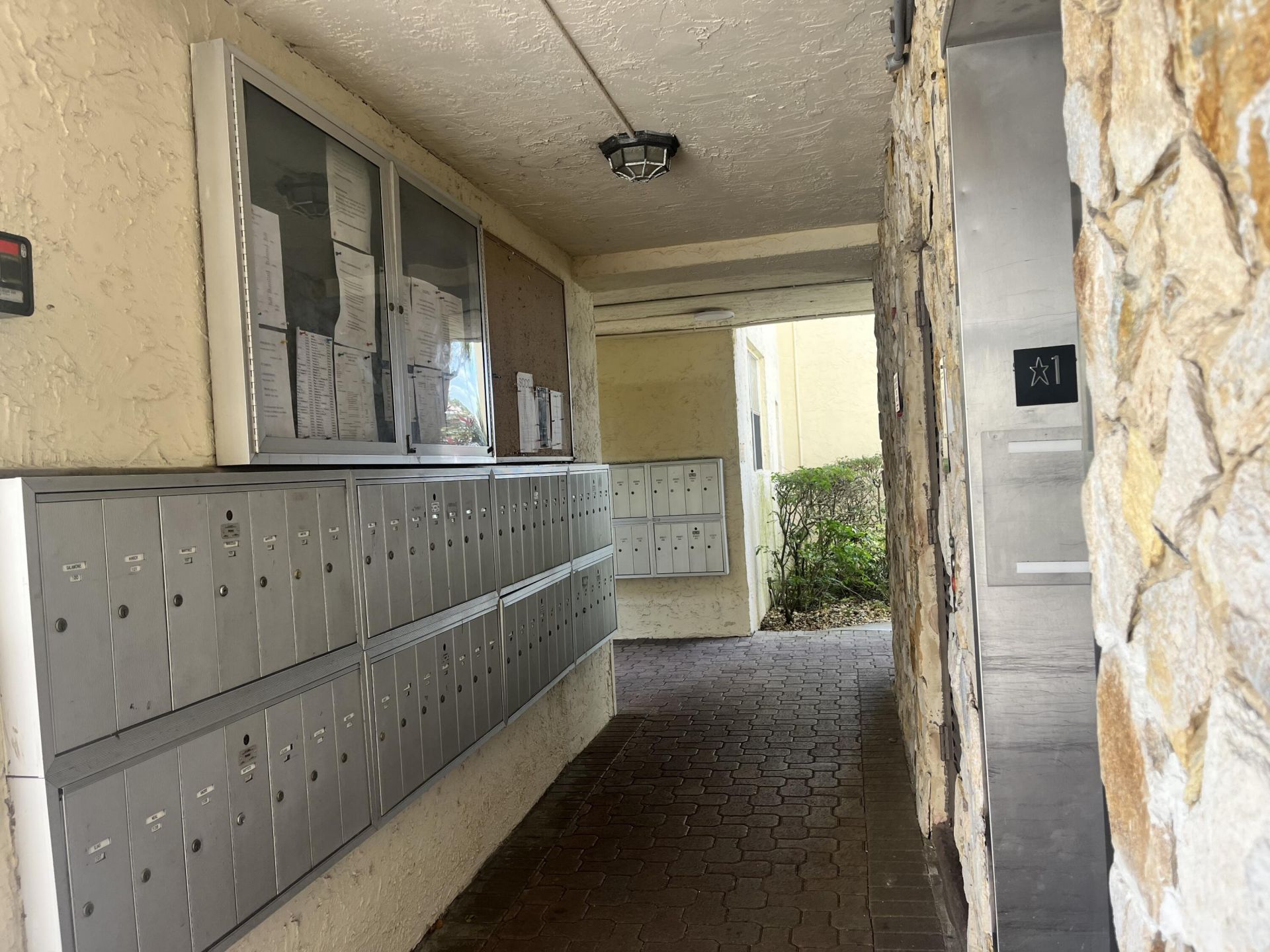 2871 Somerset Drive, Unit 414, Lauderdale Lakes, FL 33311 Photo