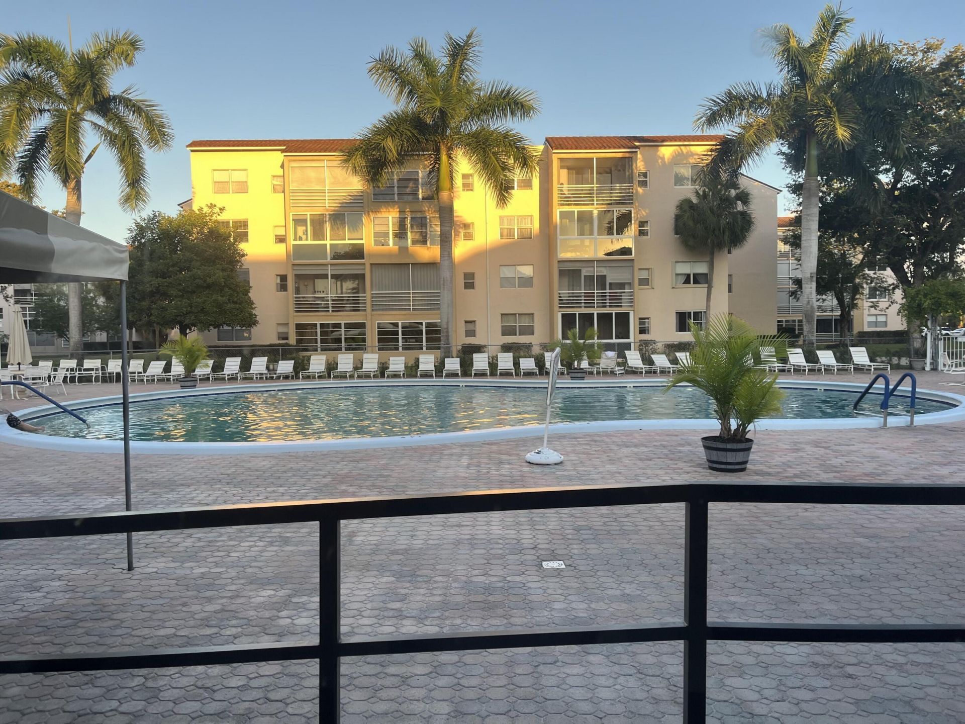 2871 Somerset Drive, Unit 414, Lauderdale Lakes, FL 33311 Photo