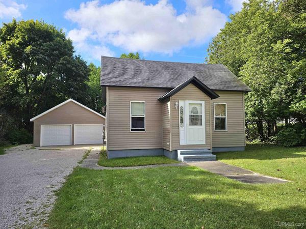 803 Manistique Avenue, Manistique, MI 49854