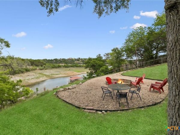 25420 Cove Drive , Spicewood, TX 78669