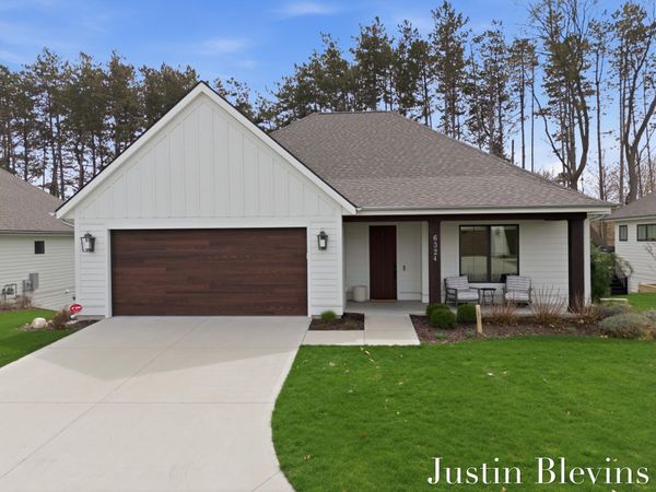 6324 Lamppost Circle SE, Unit 10, Grand Rapids, MI 49546