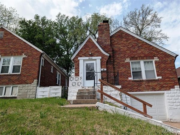 4213 Colonial Avenue, Beverly Hills, MO 63121
