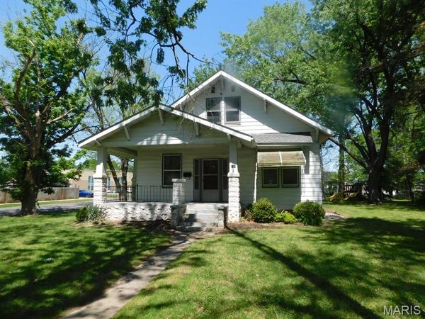 119 W Washington Street , Caseyville, IL 62232