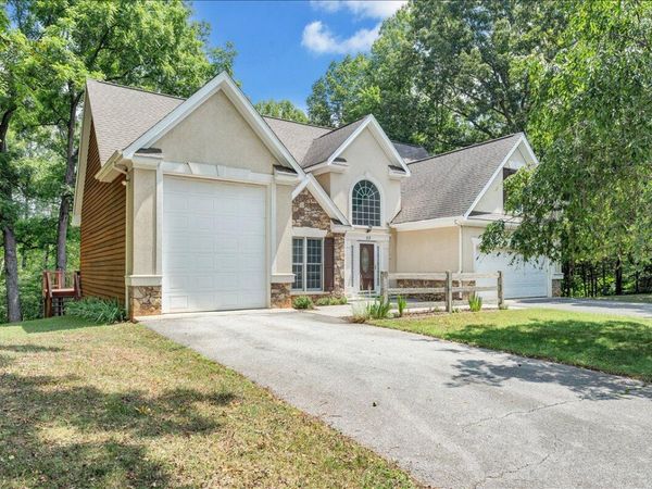 55 Walnut Trace DR, Hardy, VA 24101