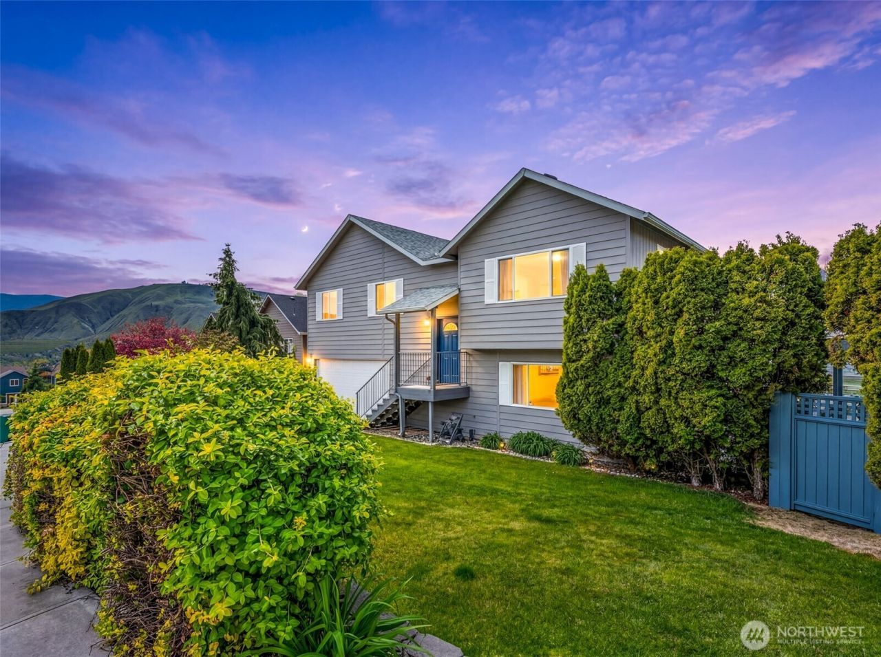 712 S Lexington Place, East Wenatchee, WA 98802 Main Photo