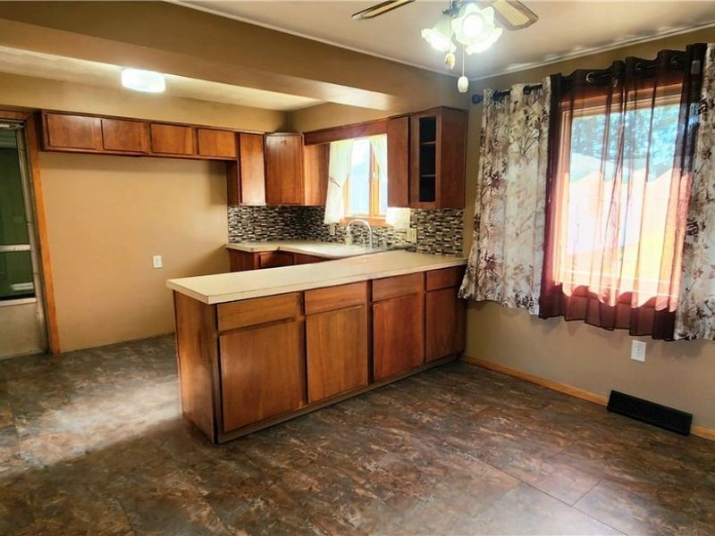 253 Oregon Avenue , Louisville, OH 44641 Photo 7