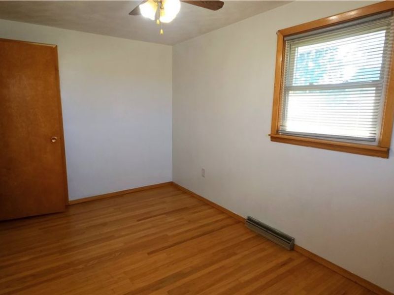 253 Oregon Avenue , Louisville, OH 44641 Photo 9