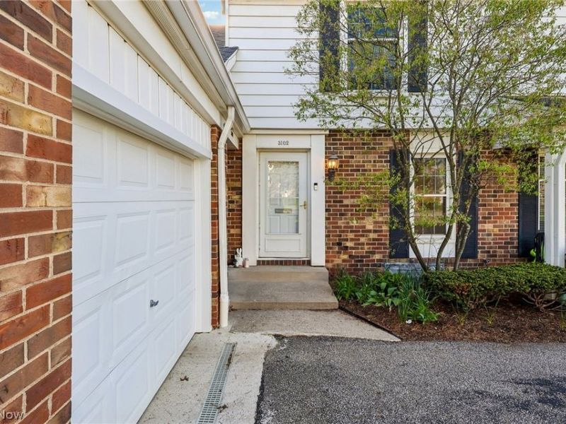 34104 Chagrin Boulevard , Unit 3102, Moreland Hills, OH 44022 Photo 2