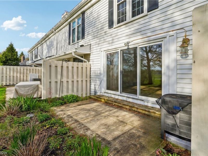 34104 Chagrin Boulevard , Unit 3102, Moreland Hills, OH 44022 Photo 22