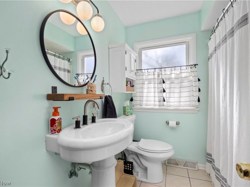 25021 Sunset Oval , North Olmsted, OH 44070 Photo 22